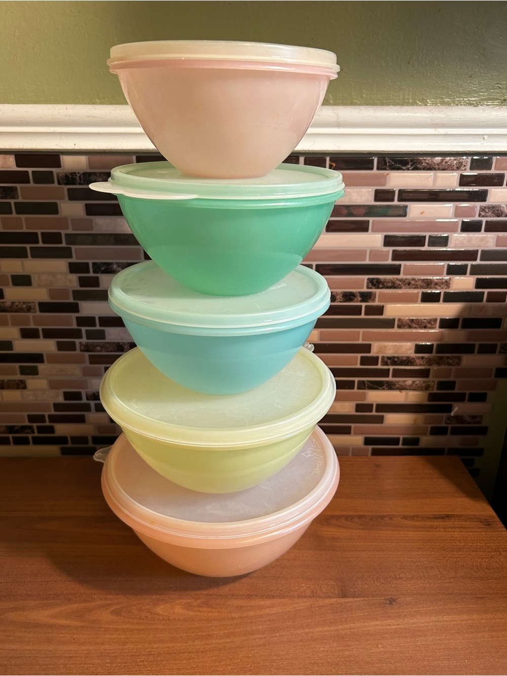 Vintage Tupperware Pastel Nesting Storage Bowls with Lids - Set of 5